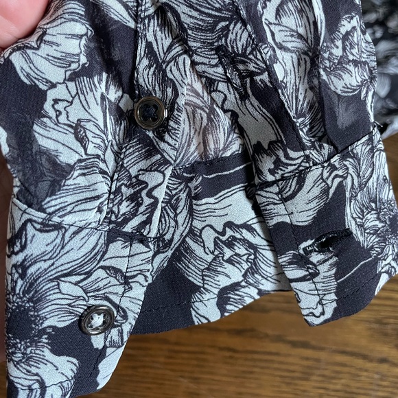 Pilcro Floral Black and White Blouse - Picture 4 of 5